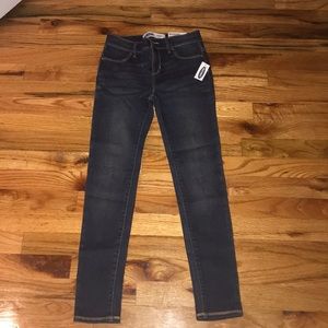 Dark denim Rockstar skinny jeans girls!